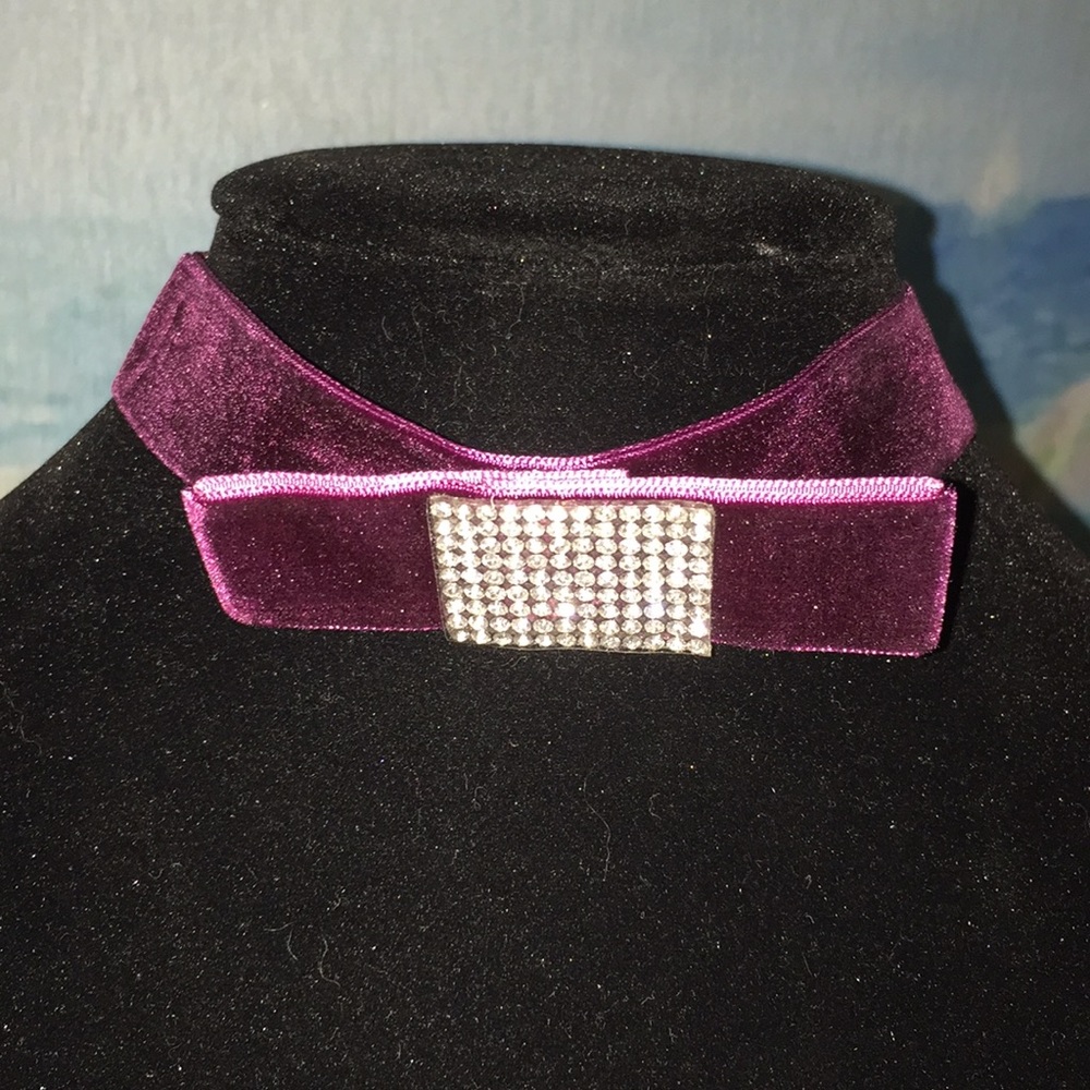 Purple chocker necklace